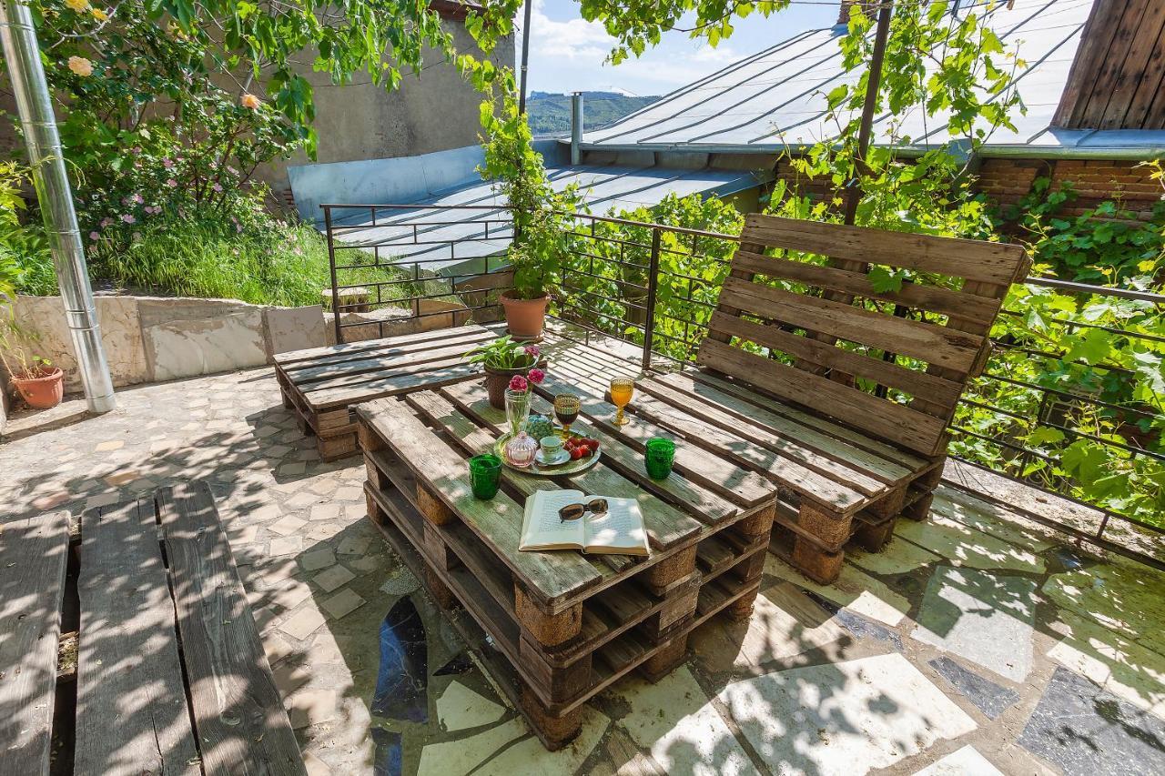 Indie Mindie Tbilisi Exterior foto